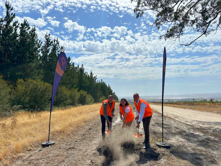 sod turn at SEC Delburn Wind Farm